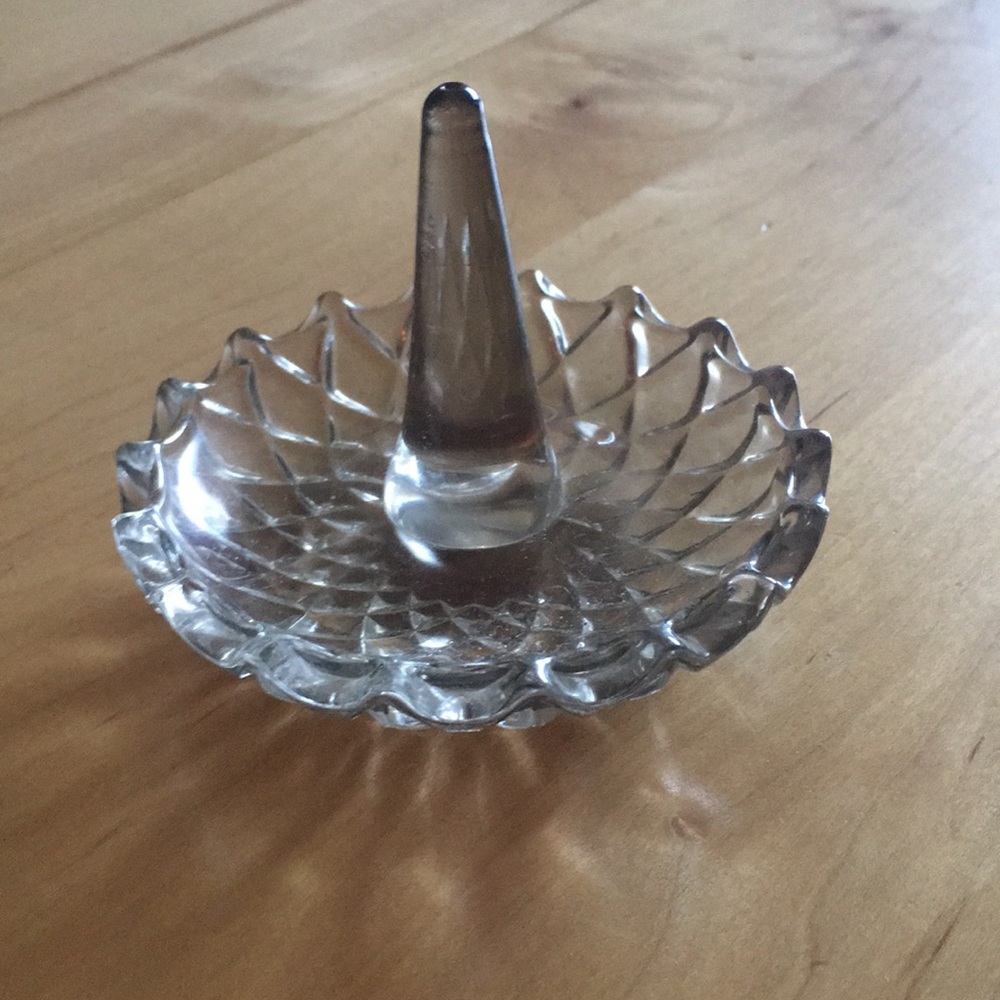 Grey Faceted Glass Ring Holder